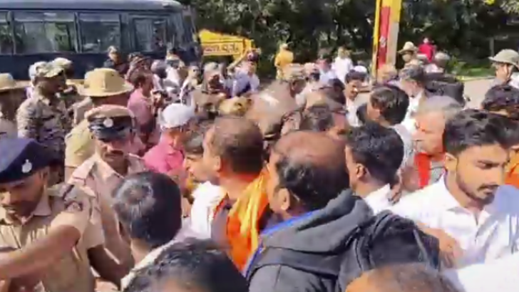https://salarnews.in/public/uploads/images/newsimages/maannewsimage09092025_224324_Chamundi Chalo.png